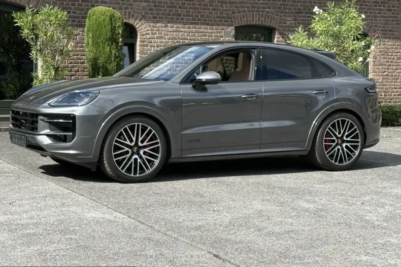 Porsche Cayenne din 2024 cu 14.700 km - oferta POR255026 - foto 18