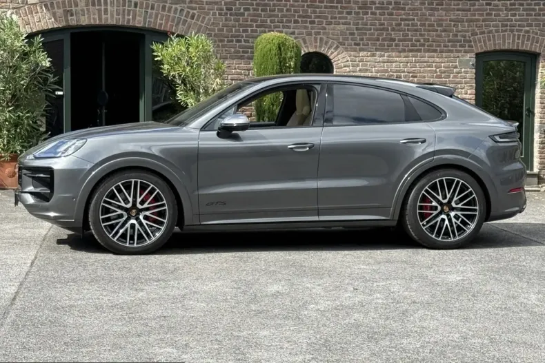 Porsche Cayenne din 2024 cu 14.700 km - oferta POR255026 - foto 20