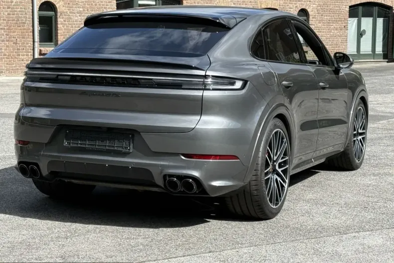 Porsche Cayenne din 2024 cu 14.700 km - oferta POR255026 - foto 26