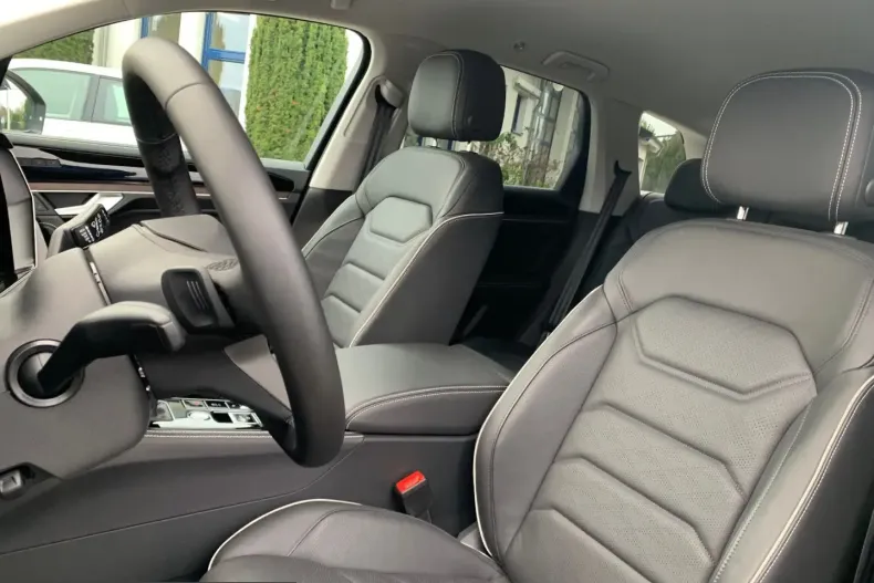 Volkswagen Touareg din 2024 cu 5.160 km - oferta VOL255056 - foto 21