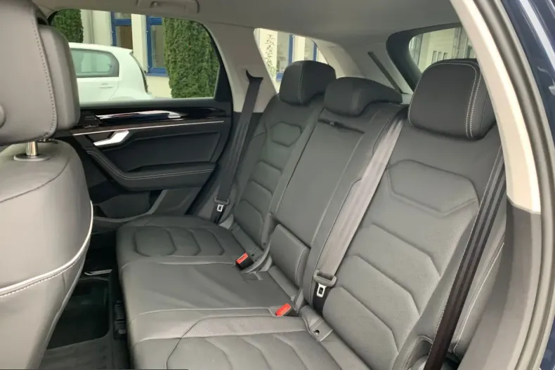 Volkswagen Touareg din 2024 cu 5.160 km - oferta VOL255056 - foto 24