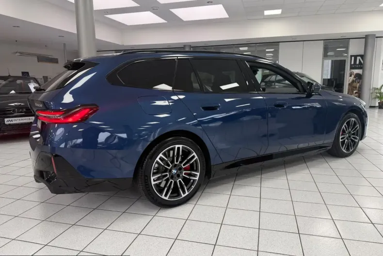 BMW 550 (Seria 5) din 2025 cu 19.989 km - oferta BMW255062 - foto 3