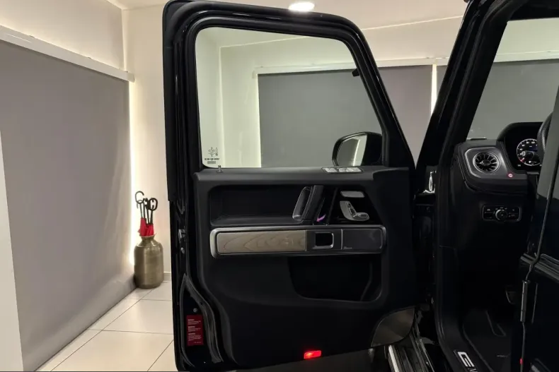 Mercedes-Benz G 500 (Clasa G) din 2025 cu 35.900 km - oferta MER255083 - foto 13