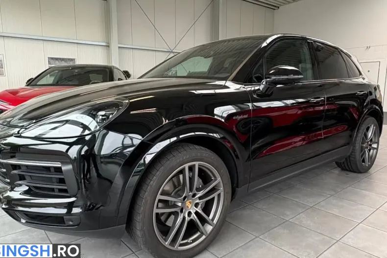 Porsche Cayenne din 2023 cu 32.700 km - oferta POR255104 - foto 1