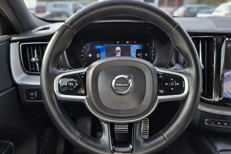Volvo XC60 din 2021 cu 87.289 km - oferta VOL255115 - foto 6
