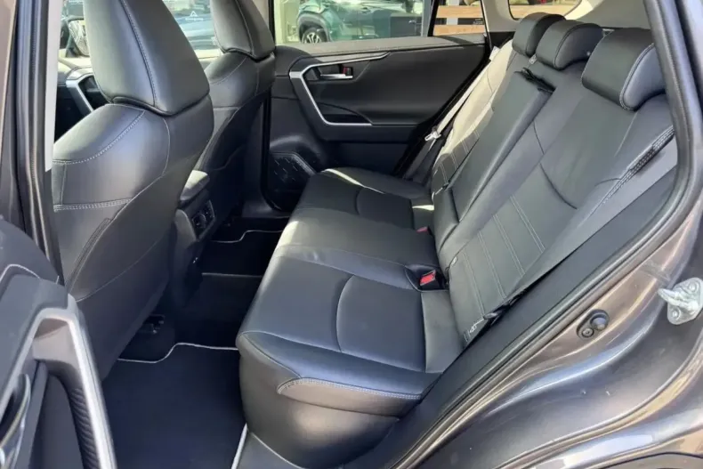 Toyota RAV4 din 2022 cu 63.475 km - oferta TOY255116 - foto 7