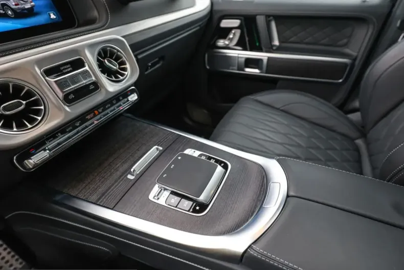 Mercedes-Benz G 63 AMG (Clasa G) din 2025 cu 15.089 km - oferta MER255170 - foto 18