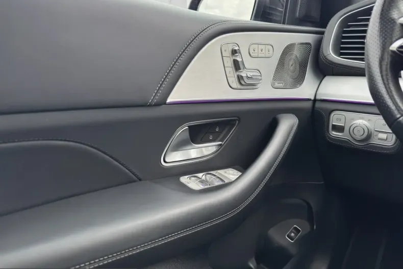 Mercedes-Benz GLE 63 AMG (Clasa GLE) din 2025 cu 25.489 km - oferta MER255189 - foto 13