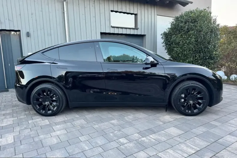 Tesla Model Y din 2023 cu 54.635 km - oferta TES255197 - foto 3