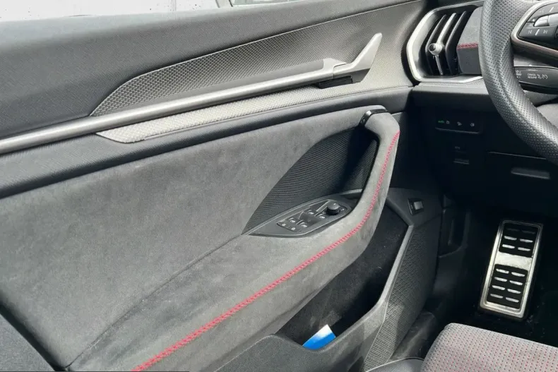 Skoda Kodiaq din 2025 cu 28.282 km - oferta SKO255200 - foto 17