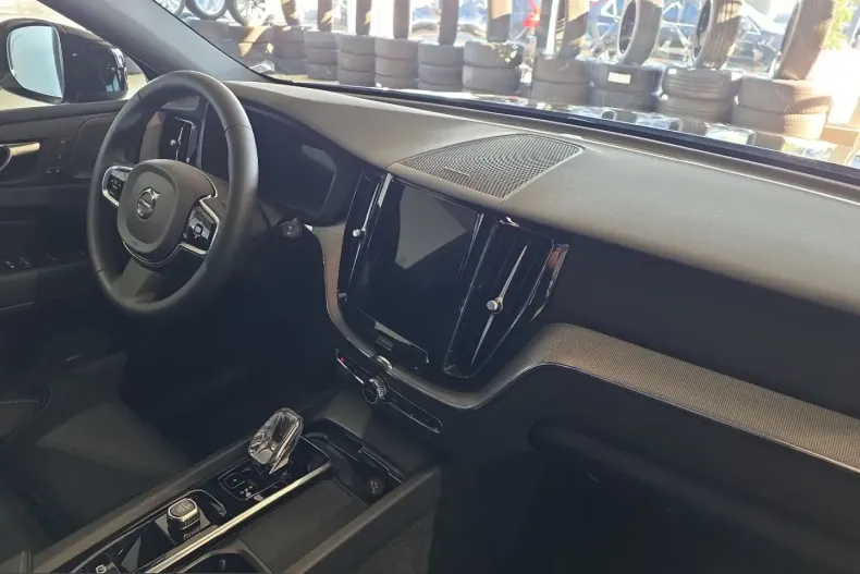 Volvo XC60 din 2024 cu 22.305 km - oferta VOL255227 - foto 12
