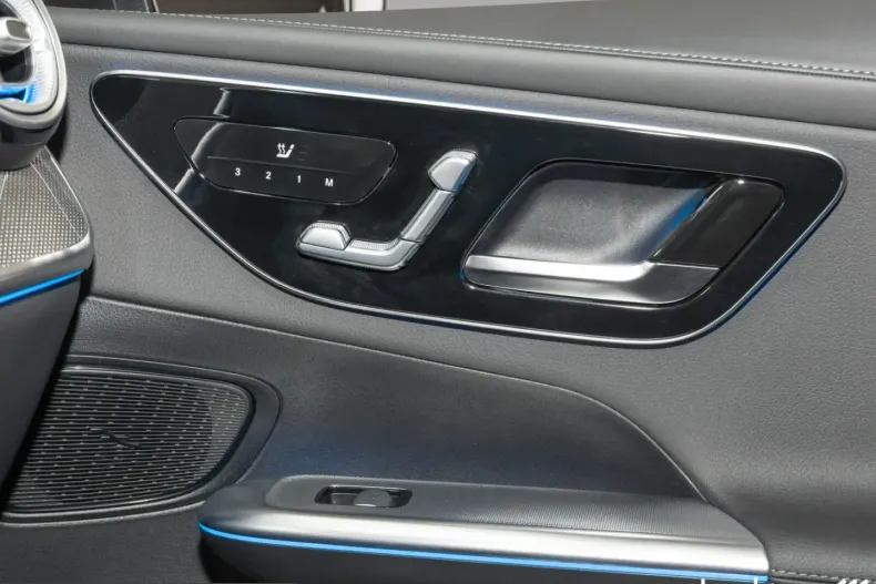 Mercedes-Benz GLC 200 (Clasa GLC) din 2025 cu 20.000 km - oferta MER255236 - foto 13