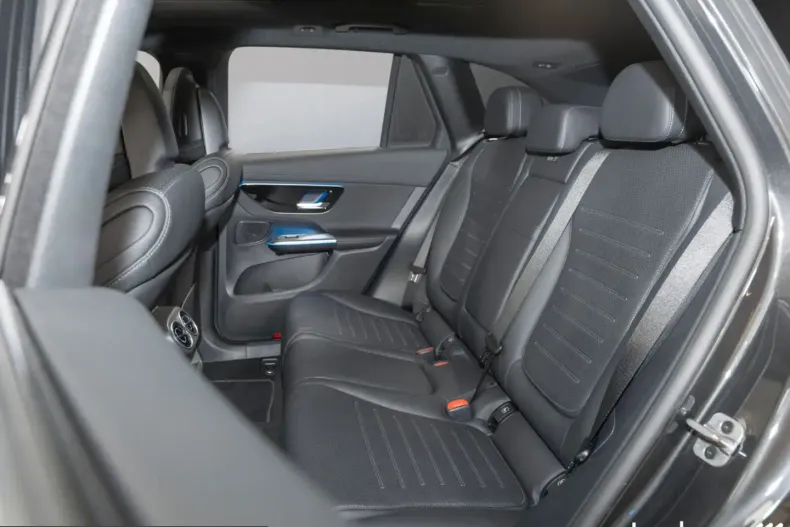 Mercedes-Benz GLC 200 (Clasa GLC) din 2025 cu 20.000 km - oferta MER255236 - foto 16