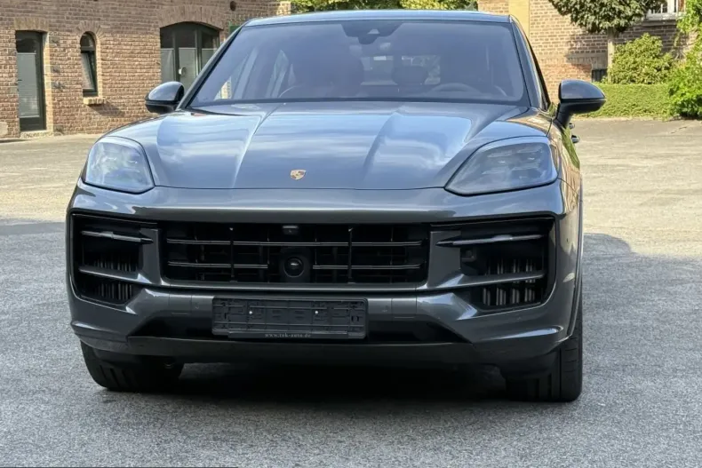 Porsche Cayenne din 2024 cu 6.620 km - oferta POR255240 - foto 3
