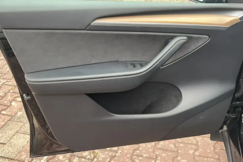 Tesla Model Y din 2023 cu 91.457 km - oferta TES255287 - foto 18