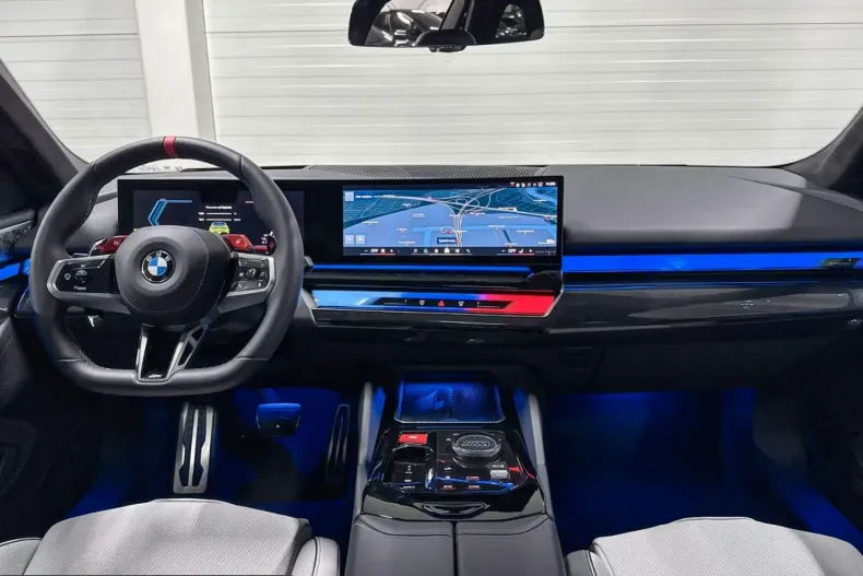 BMW M5 (Seria 5) din 2025 cu 11.883 km - oferta BMW255288 - foto 11