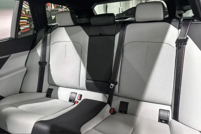 BMW M5 (Seria 5) din 2025 cu 11.883 km - oferta BMW255288 - foto 18