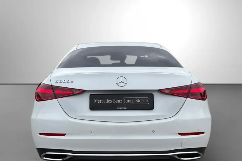 Mercedes-Benz C 300 (Clasa C) din 2025 cu 13.869 km - oferta MER255309 - foto 6