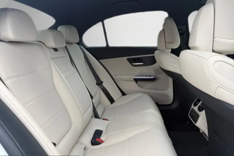 Mercedes-Benz C 300 (Clasa C) din 2025 cu 13.869 km - oferta MER255309 - foto 21