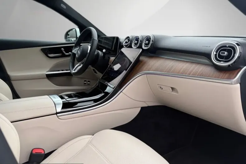 Mercedes-Benz C 300 (Clasa C) din 2025 cu 13.869 km - oferta MER255309 - foto 22