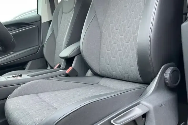 Volkswagen Tayron din 2025 cu 1.000 km - oferta VOL255315 - foto 2