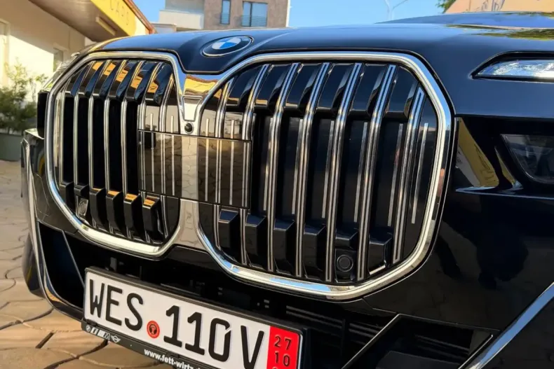 BMW 740 (Seria 7) din 2025 cu 54.350 km - oferta BMW255331 - foto 7
