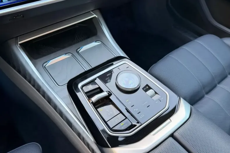 BMW 740 (Seria 7) din 2025 cu 54.350 km - oferta BMW255331 - foto 27