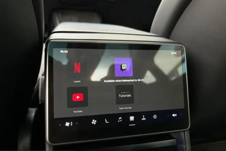 Tesla Model 3 din 2025 cu 76.865 km - oferta TES255334 - foto 32