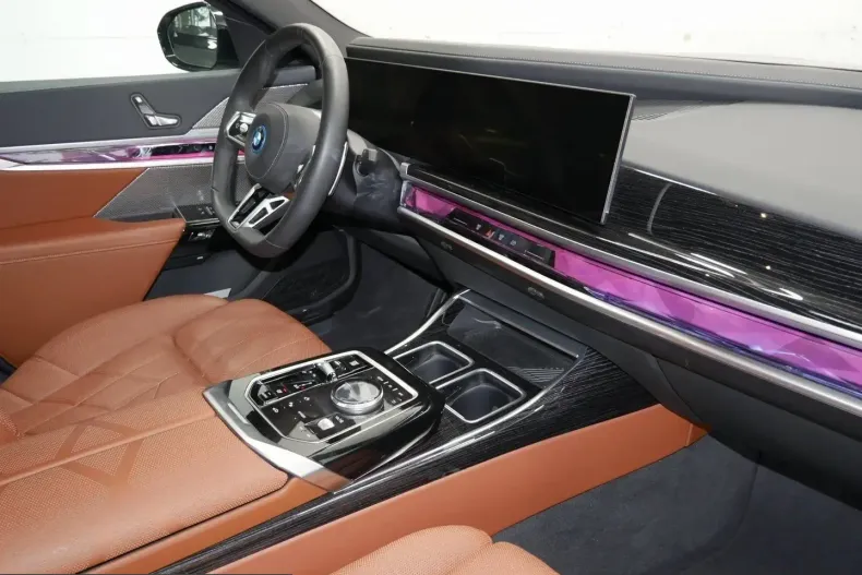 BMW 750 (Seria 7) din 2025 cu 19.519 km - oferta BMW255389 - foto 2