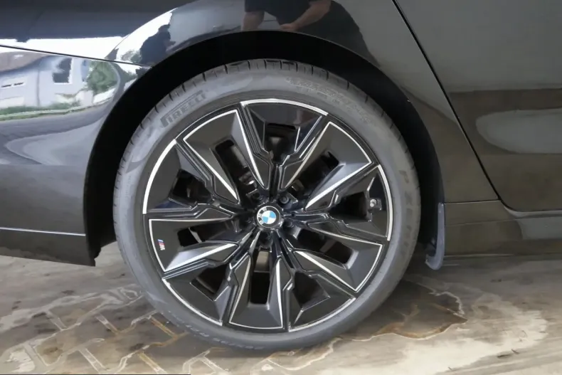 BMW 750 (Seria 7) din 2025 cu 19.519 km - oferta BMW255389 - foto 9