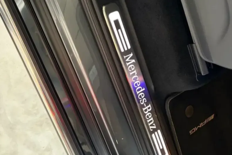 Mercedes-Benz G 400 (Clasa G) din 2023 cu 15.300 km - oferta MER255405 - foto 14