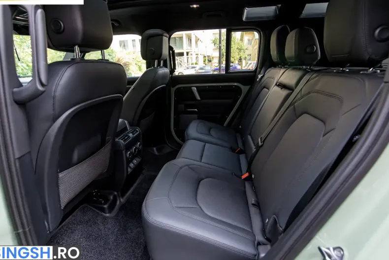 Land Rover Defender 75 EDITION din 2023 cu 61.000 km - oferta LAN255450 - foto 35