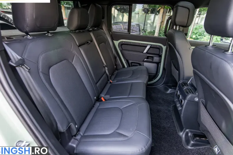Land Rover Defender 75 EDITION din 2023 cu 61.000 km - oferta LAN255450 - foto 36