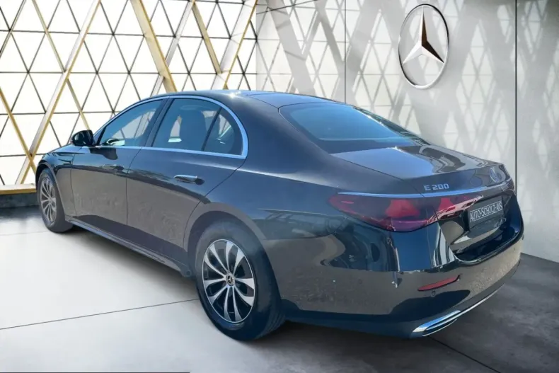 Mercedes-Benz E 200 (Clasa E) din 2025 cu 21.178 km - oferta MER255472 - foto 10