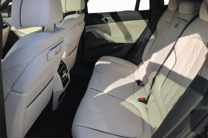 BMW X6 (Seria X) din 2025 cu 8.138 km - oferta BMW255475 - foto 8