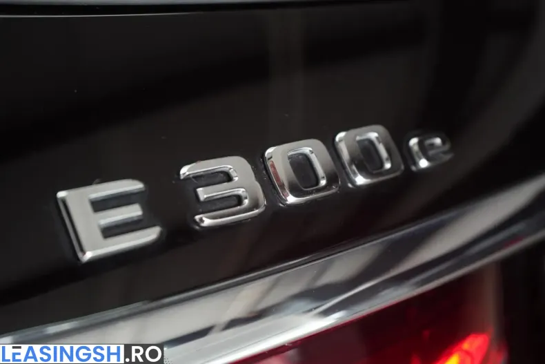 Mercedes-Benz E 300 (Clasa E) din 2021 cu 73.000 km - oferta MER255488 - foto 42
