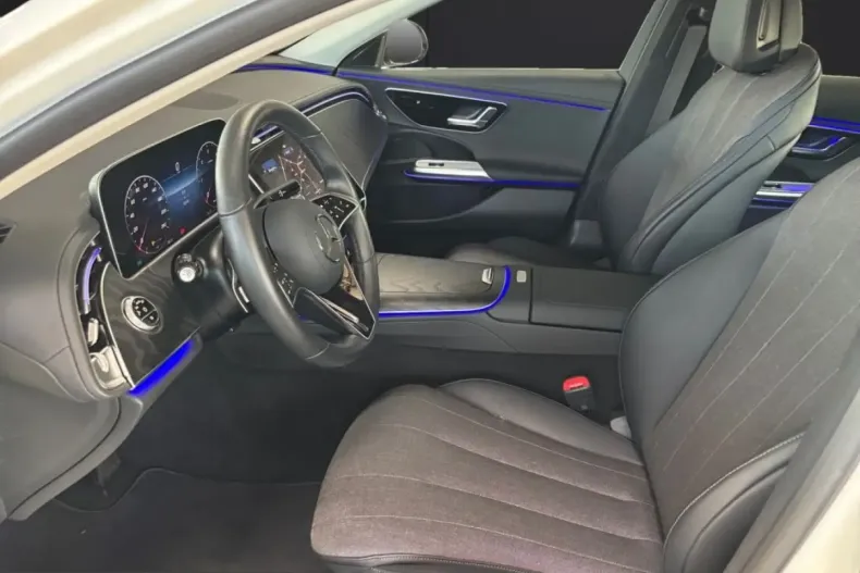 Mercedes-Benz E 220 (Clasa E) din 2025 cu 20.656 km - oferta MER255494 - foto 8