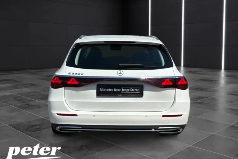 Mercedes-Benz E 220 (Clasa E) din 2025 cu 15.589 km - oferta MER255495 - foto 4