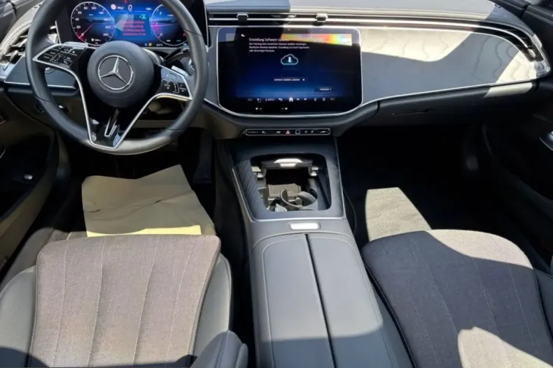 Mercedes-Benz E 220 (Clasa E) din 2025 cu 15.589 km - oferta MER255495 - foto 12