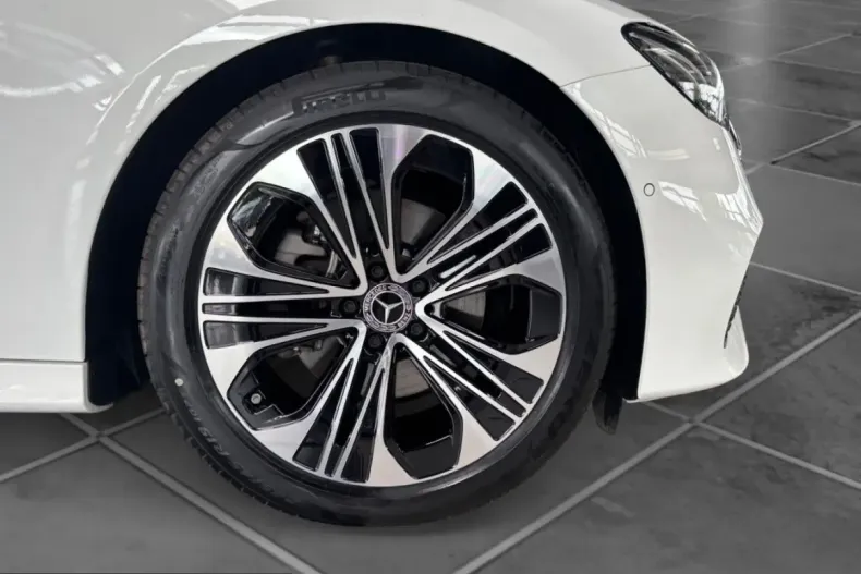 Mercedes-Benz E 220 (Clasa E) din 2025 cu 14.789 km - oferta MER255496 - foto 5