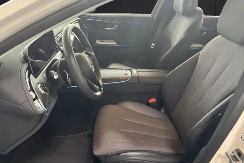 Mercedes-Benz E 220 (Clasa E) din 2025 cu 14.789 km - oferta MER255496 - foto 8
