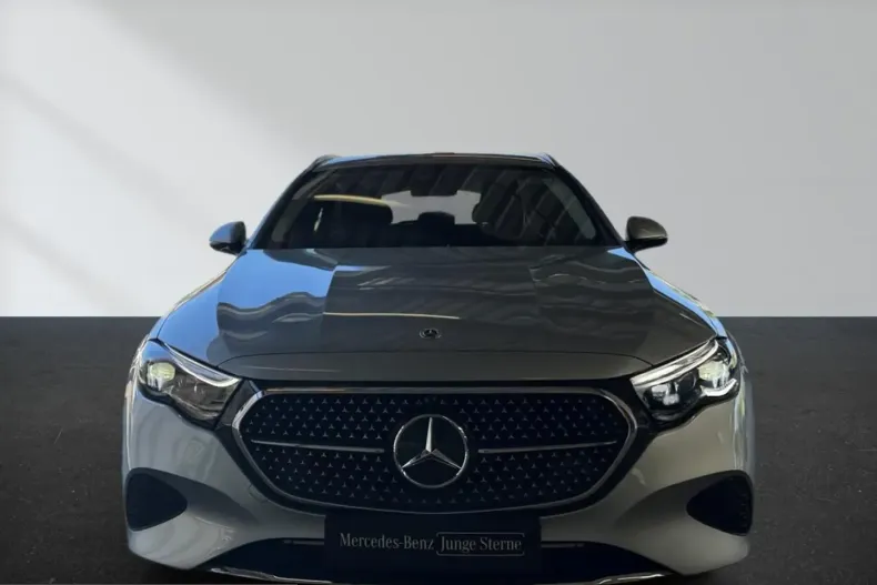Mercedes-Benz E 300 (Clasa E) din 2025 cu 25.100 km - oferta MER255498 - foto 2