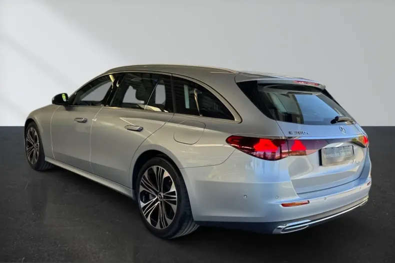 Mercedes-Benz E 300 (Clasa E) din 2025 cu 25.100 km - oferta MER255498 - foto 6