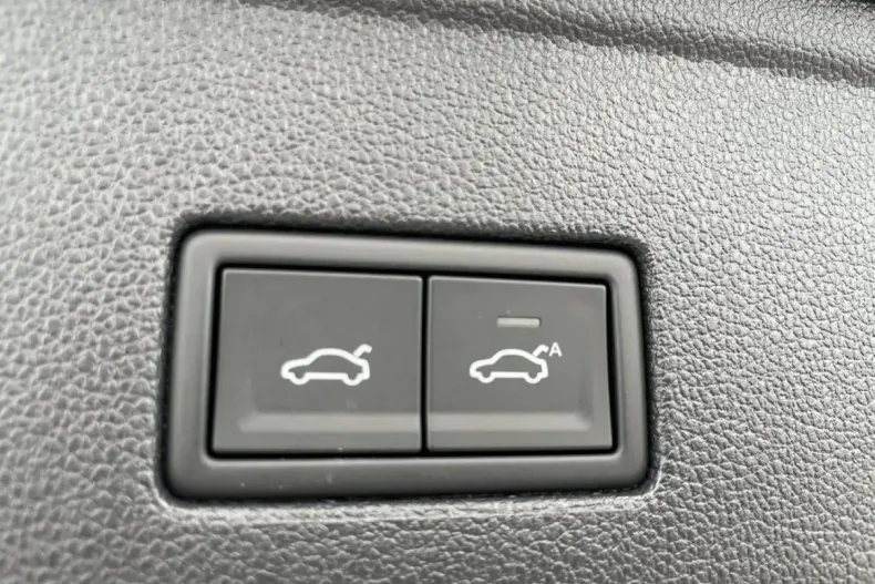 Volkswagen Touareg din 2025 cu 1.800 km - oferta VOL255505 - foto 5