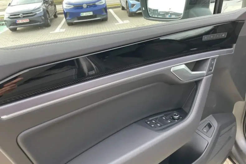 Volkswagen Touareg din 2025 cu 1.800 km - oferta VOL255505 - foto 7