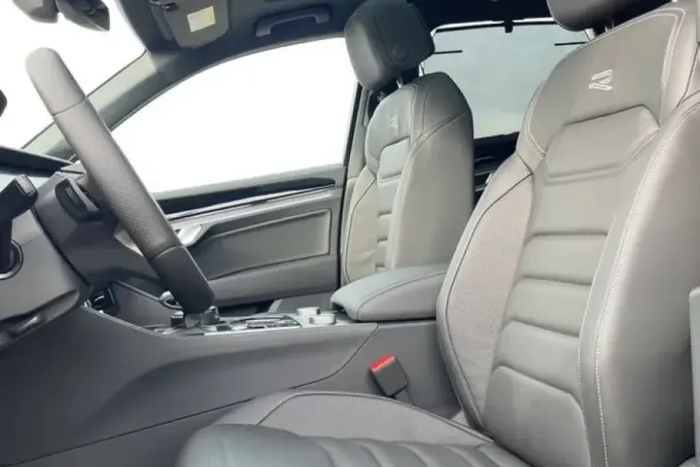 Volkswagen Touareg din 2025 cu 1.800 km - oferta VOL255505 - foto 10