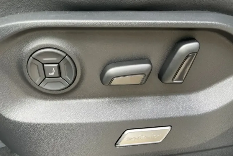 Volkswagen Touareg din 2025 cu 1.800 km - oferta VOL255505 - foto 11
