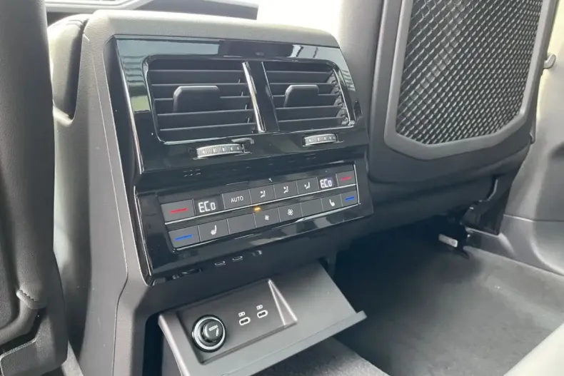 Volkswagen Touareg din 2025 cu 1.800 km - oferta VOL255505 - foto 16