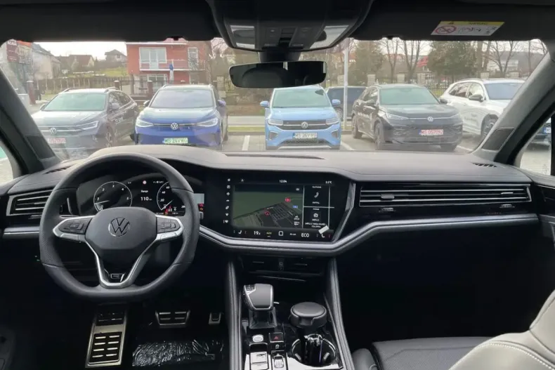 Volkswagen Touareg din 2025 cu 1.800 km - oferta VOL255505 - foto 29