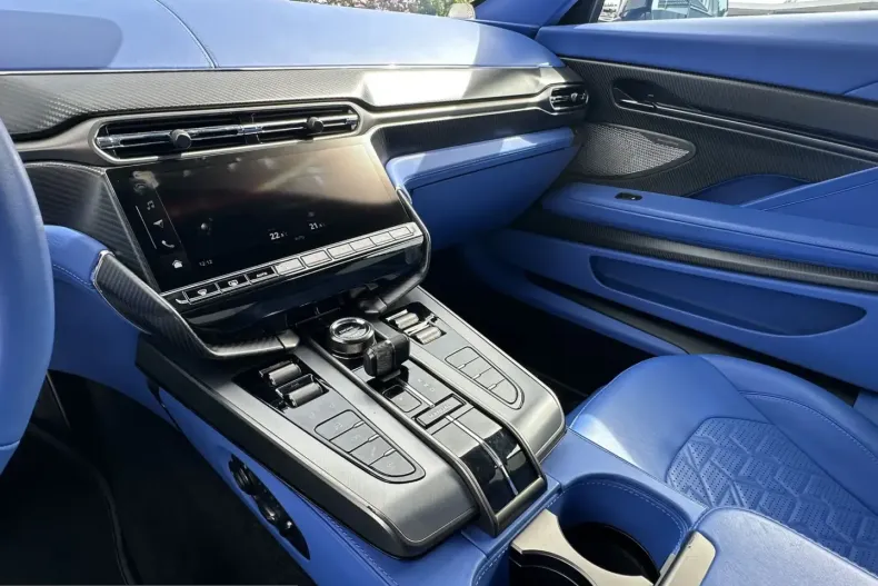 Aston Martin Vanquish din 2024 cu 13.000 km - oferta AST255522 - foto 15